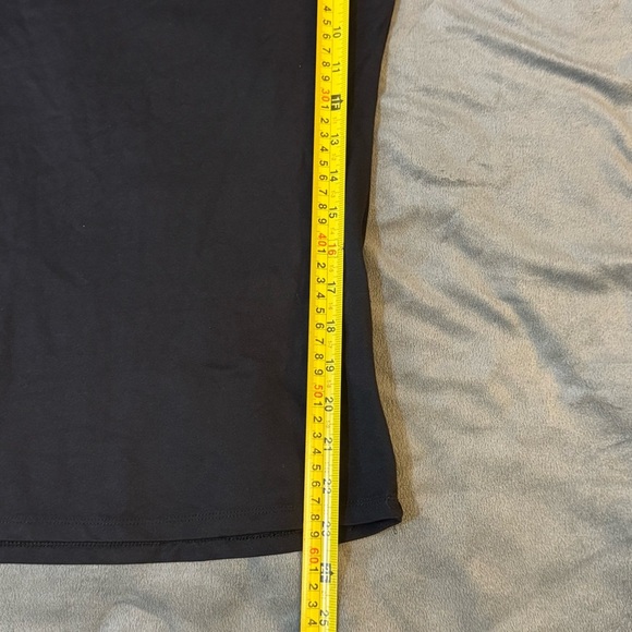 Zara Black Fitted Blouse

#1121 - Picture 3 of 6